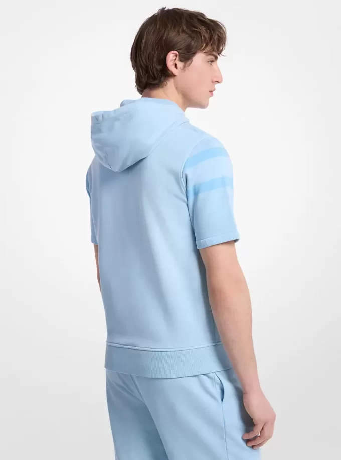 Bluza z kapturem z krótkim rękawem i bawełną barwioną na odzieży z logo