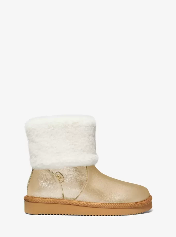 Buty skórzane Julia z metalicznym wykończeniem i sztucznym futrem Buty skórzane Julia z metalicznym wykończeniem i sztucznym futrem