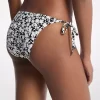 Dół bikini z trójkątnym nadrukiem kwiatowym Dół bikini z trójkątnym nadrukiem kwiatowym
