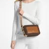 Duża torba crossbody Maeve Signature Duża torba crossbody Maeve Signature
