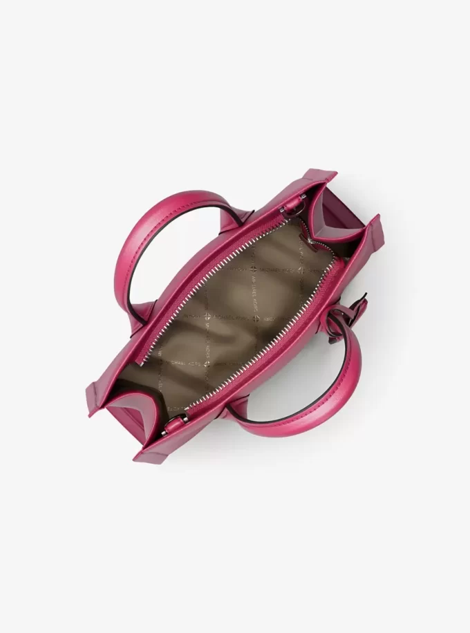 Mirella Mała, skórzana torebka typu crossbody z możliwością zmiany rozmiaru Mirella Mała, skórzana torebka typu crossbody z możliwością zmiany rozmiaru