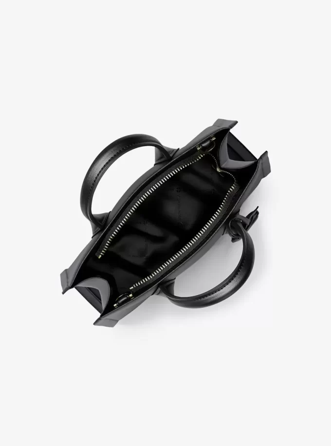 Mirella Mała, skórzana torebka typu crossbody z możliwością zmiany rozmiaru Mirella Mała, skórzana torebka typu crossbody z możliwością zmiany rozmiaru
