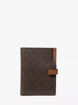 Portfel na paszport z logo Jet Set Signature