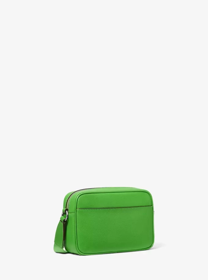 Średniej wielkości skórzana torba typu crossbody Jet Set z etui na Apple Airpods Pro® Średniej wielkości skórzana torba typu crossbody Jet Set z etui na Apple Airpods Pro®