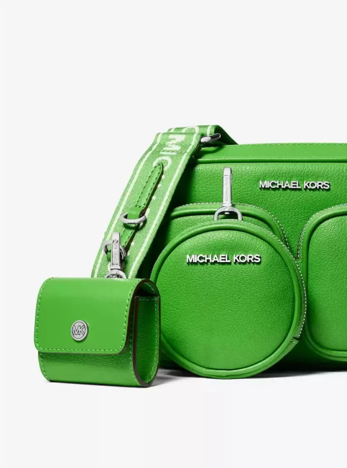 Średniej wielkości skórzana torba typu crossbody Jet Set z etui na Apple Airpods Pro® Średniej wielkości skórzana torba typu crossbody Jet Set z etui na Apple Airpods Pro®