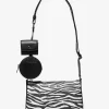 Średniej wielkości skórzana torba typu crossbody Jet Set z nadrukiem zwierzęcym i logo, z etui na Apple Airpods Pro® Średniej wielkości skórzana torba typu crossbody Jet Set z nadrukiem zwierzęcym i logo, z etui na Apple Airpods Pro®