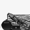 Średniej wielkości skórzana torba typu crossbody Jet Set z nadrukiem zwierzęcym i logo, z etui na Apple Airpods Pro® Średniej wielkości skórzana torba typu crossbody Jet Set z nadrukiem zwierzęcym i logo, z etui na Apple Airpods Pro®