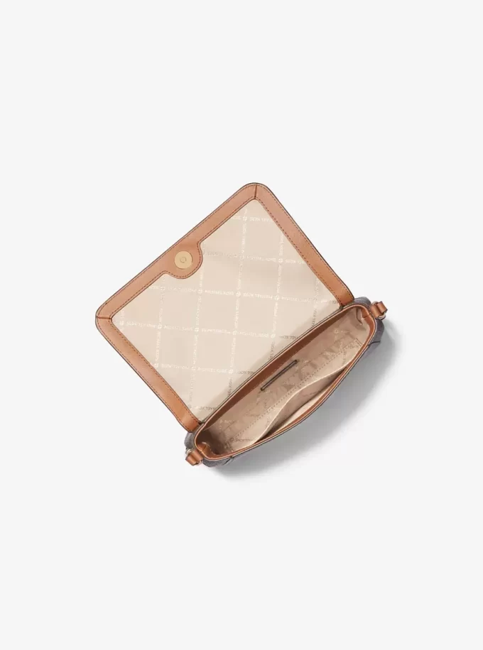 Średniej wielkości torba typu crossbody z logo Średniej wielkości torba typu crossbody z logo
