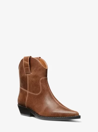 Skórzane buty Noemie w trudnej sytuacji