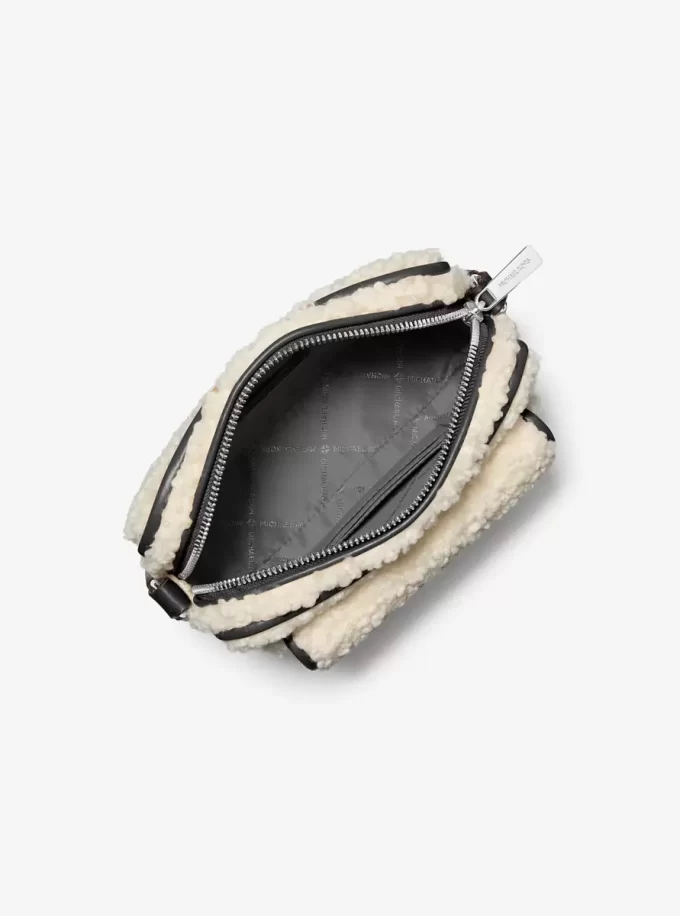 Torba na ramię Bradshaw Extra-Small z imitacji skóry kożucha na aparat