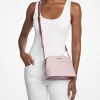 Torba podróżna Jet Set Travel Medium Signature Logo Dome Crossbody Torba podróżna Jet Set Travel Medium Signature Logo Dome Crossbody