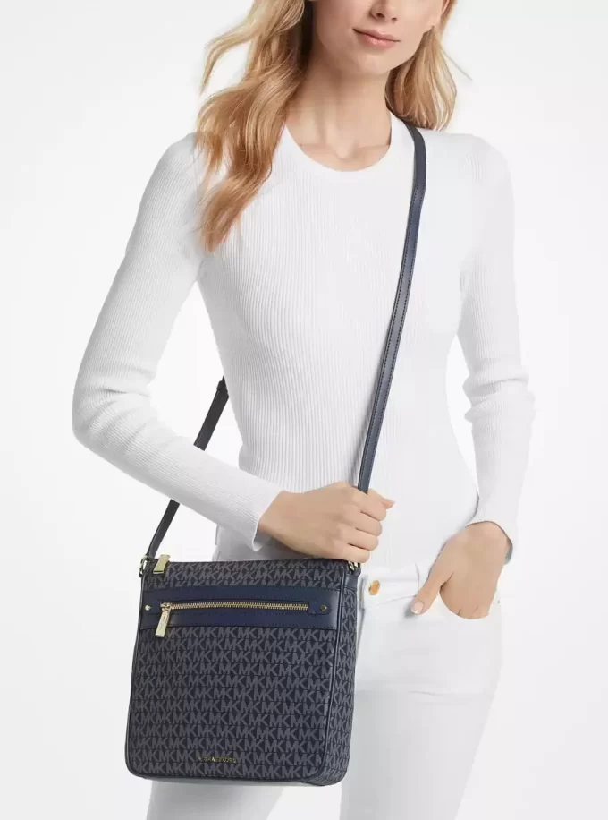 Torba typu crossbody Jet Set z dużym, tkanym nadrukiem z logo Torba typu crossbody Jet Set z dużym, tkanym nadrukiem z logo