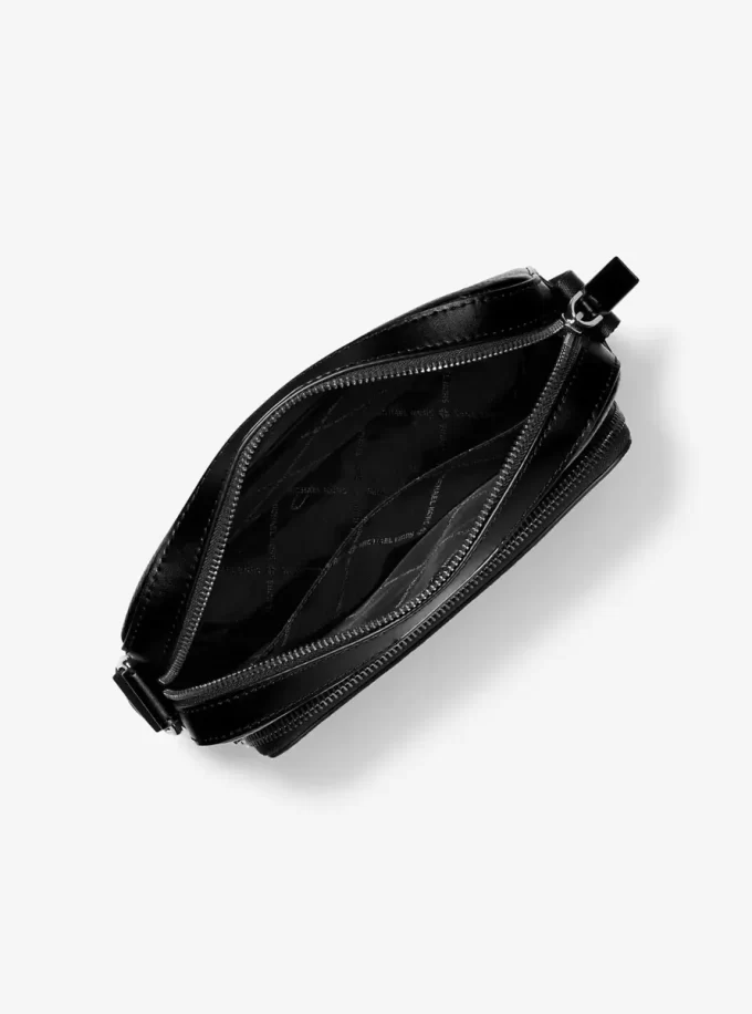 Torba typu crossbody ze skóry groszkowanej Cooper Torba typu crossbody ze skóry groszkowanej Cooper
