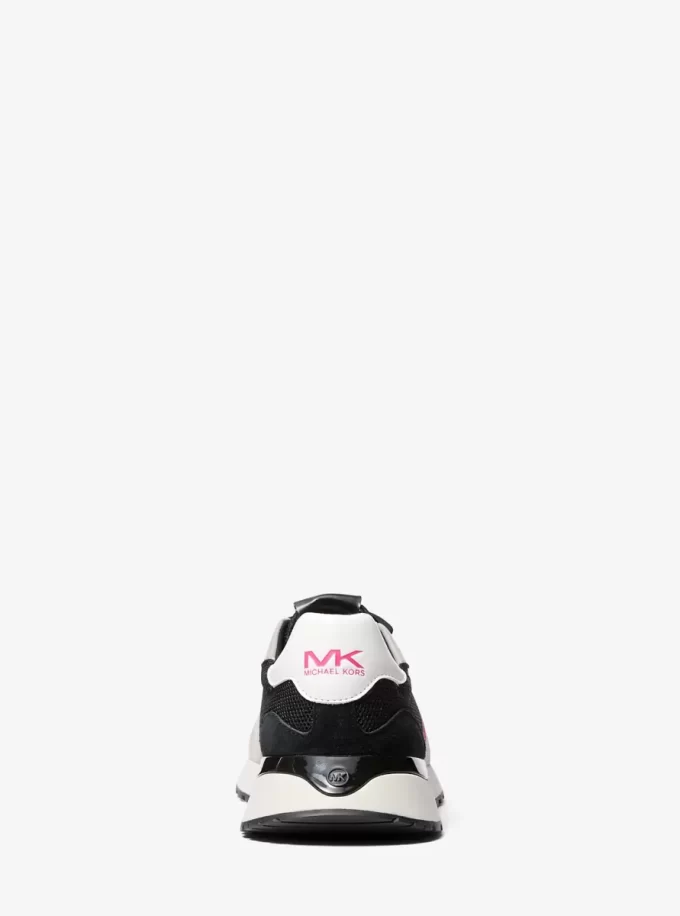Trener Dax Mixed-Media